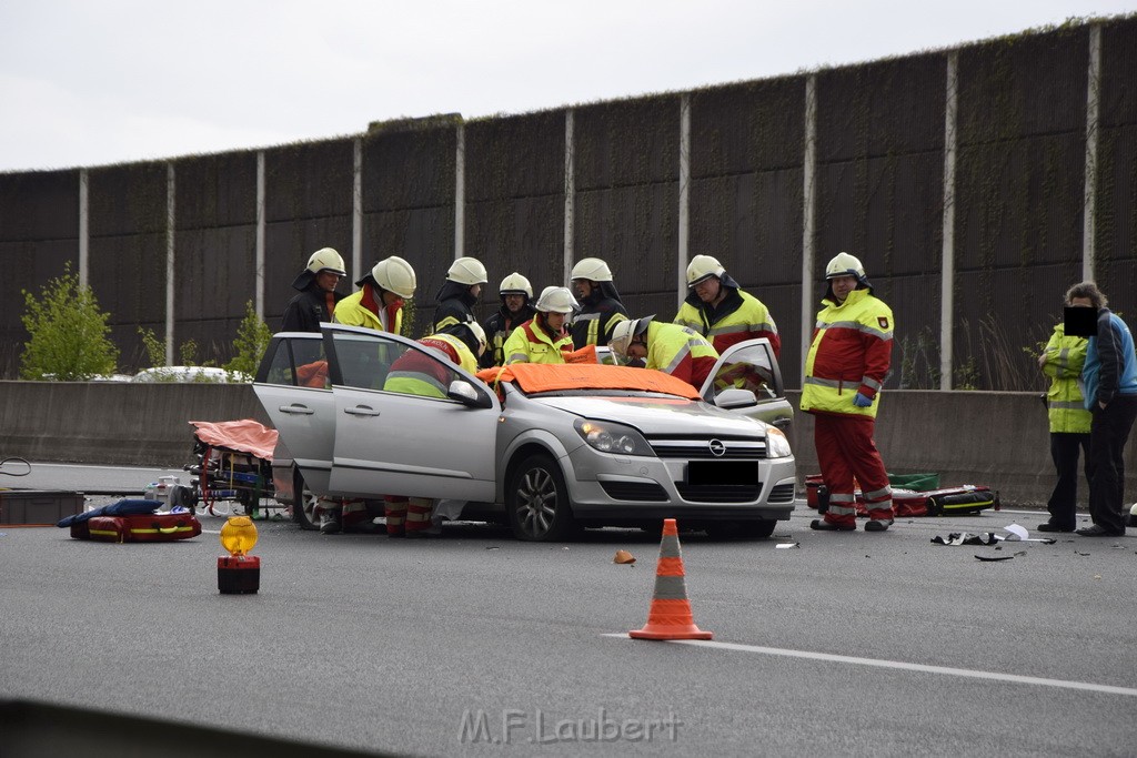 VU Auffahrunfall A 3 Rich Oberhausen kurz vor AS Koeln Dellbrueck P008.JPG - Miklos Laubert